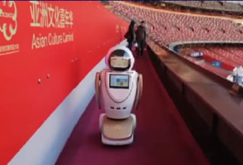 智能服��C器人在��洲文化嘉年�A�F��